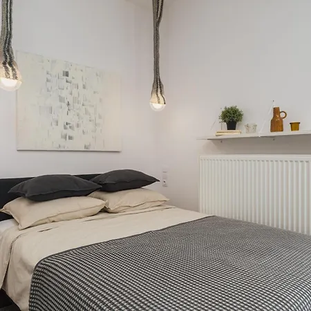 Biala Kamienica Patio By Lookap