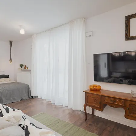 Lejlighed Biala Kamienica Patio By Lookap *